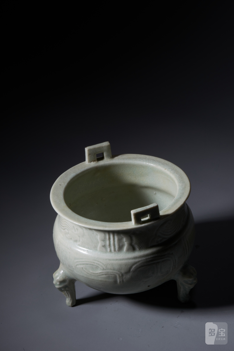 明代 青白釉仿古纹鼎式炉 - 图10